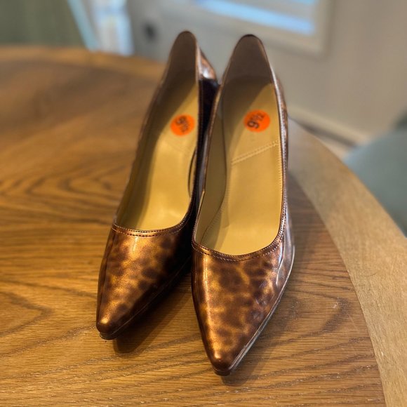 Tahari Calypso Tortoise Shell Heel Size 9.5 - Picture 1 of 10